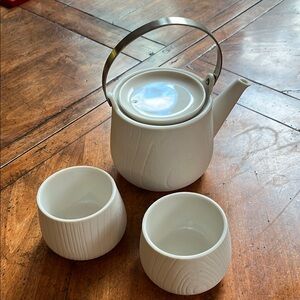 Toast Living - MU Porcelain Tea Set - White